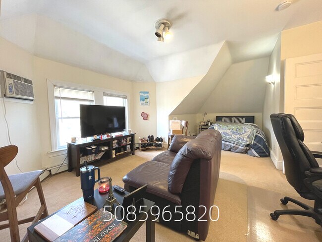 66 Englewood Ave, Unit 2 in Boston, MA - Building Photo - Building Photo