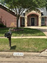 22810 Braken Carter Ln in Katy, TX - Building Photo