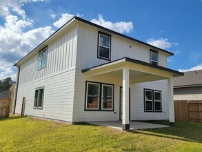 304 Willow Sage Ct in Montgomery, TX - Building Photo - Building Photo