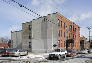 Canadian Terrace in Minneapolis, MN - Building Photo - Building Photo