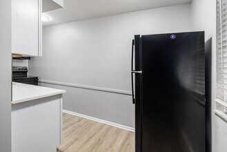 558 Riverview Dr in Columbus, OH - Foto de edificio - Building Photo