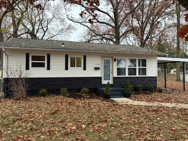 property at 1655 Fenmore Dr