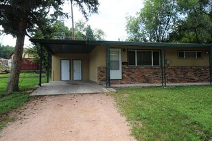 1914 Cascade Ln in Colorado Springs, CO - Building Photo