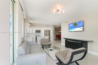 1745 E Hallandale Beach Blvd in Hallandale Beach, FL - Building Photo - Building Photo