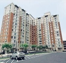 2726 Gallows Rd, Unit 404 in Vienna, VA - Building Photo