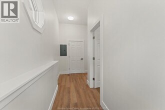 1 FLORIAN 15 in Essex, ON - Building Photo - Building Photo