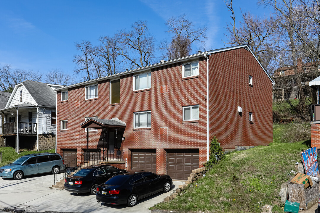 782 Josephine St in East Mckeesport, PA - Building Photo