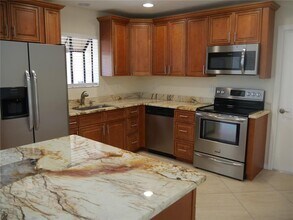 3026 Vinson Ave in Sarasota, FL - Building Photo - Building Photo