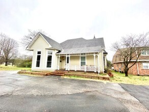 555 N Water Ave-Unit -1 in Gallatin, TN - Building Photo - Building Photo