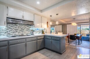 99 Camino Arroyo N in Palm Desert, CA - Building Photo