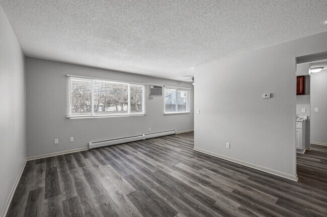 2720 Rosalyn Ct in New Hope, MN - Building Photo - Building Photo