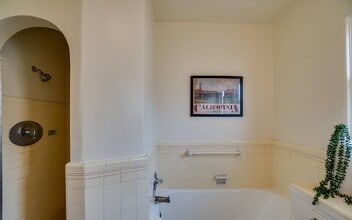 329 E Adams Ave in Alhambra, CA - Building Photo - Building Photo