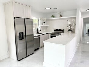 2508 McKinley St in Hollywood, FL - Building Photo - Building Photo