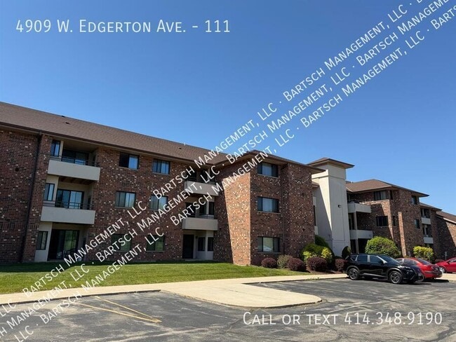 4909 W Edgerton Ave