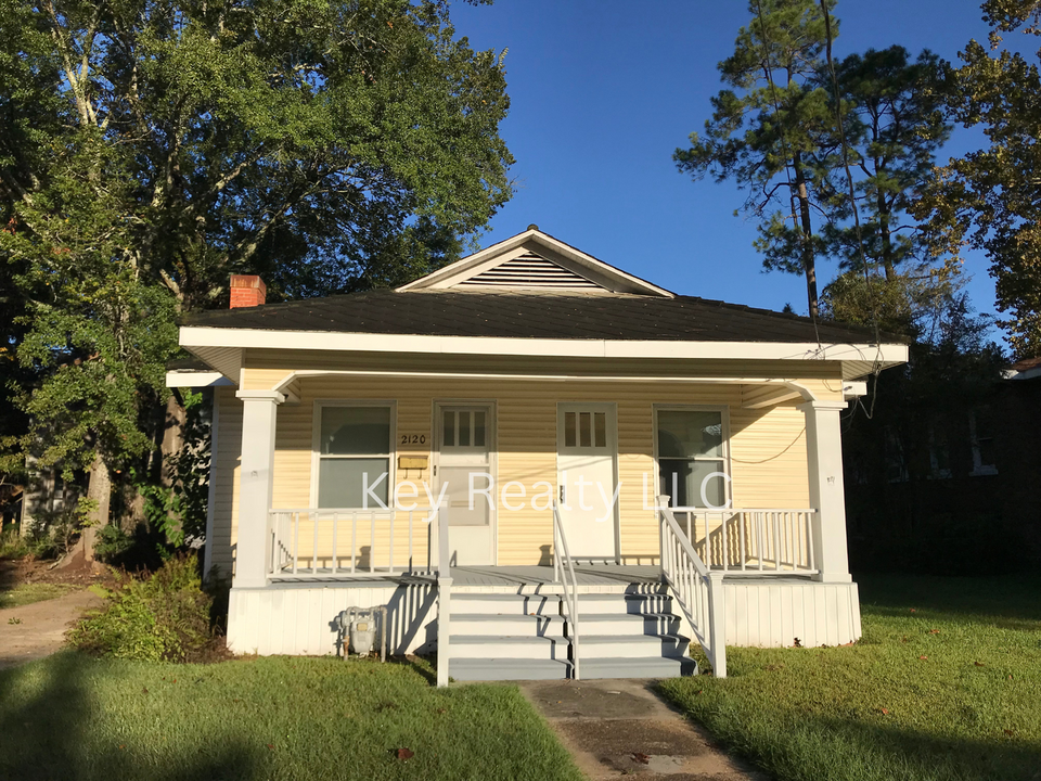 2120 Jackson St in Alexandria, LA - Building Photo