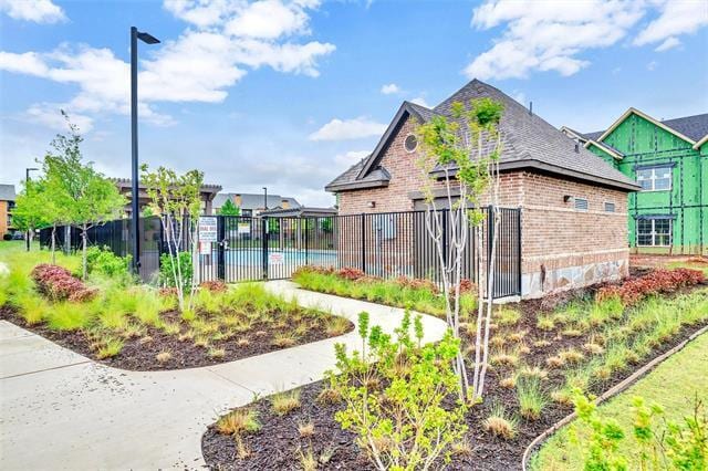 property at 2723 Vista Park Ln