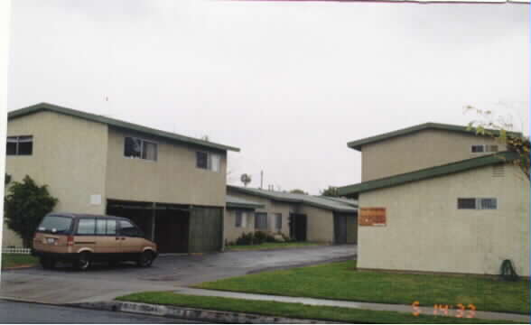 15712-15724 Ryon Ave in Bellflower, CA - Building Photo