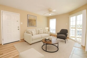 10211 Sugar Branch Dr, Unit 422 in Houston, TX - Building Photo - Building Photo