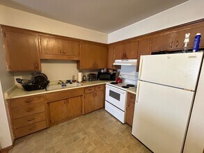 10253 W Cleveland Ave in West Allis, WI - Building Photo - Interior Photo