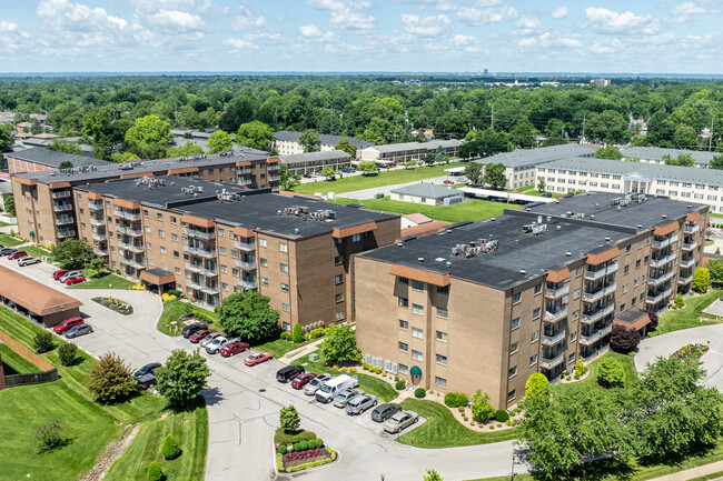 Casa Granada in Louisville, KY - Building Photo - Building Photo