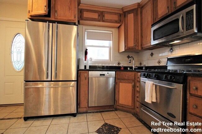 17 Holman St, Unit 1 in Boston, MA - Building Photo - Building Photo