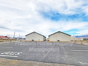 1340 Arrowhead St in Pahrump, NV - Building Photo - Building Photo