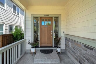 16855 SW Townsville St in Tigard, OR - Building Photo - Building Photo
