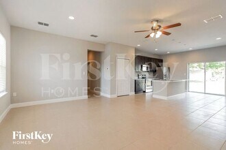 568 Hummingbird Ct in Poinciana, FL - Building Photo - Building Photo