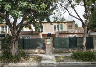 8443 Clinton St in West Hollywood, CA - Building Photo - Primary Photo