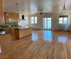 89-24 Beach Channel Dr in Queens, NY - Building Photo