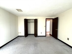 555 Main St in Stoneham, MA - Foto de edificio - Building Photo