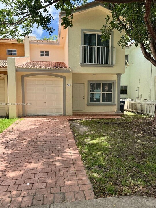 941 SW 6th Pl in Florida City, FL - Building Photo