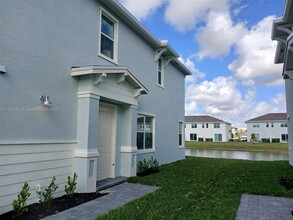 519 Rivergrass St in Port St. Lucie, FL - Building Photo - Building Photo