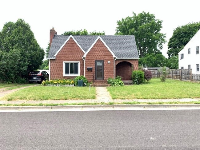 property at 14 S Willis Ave