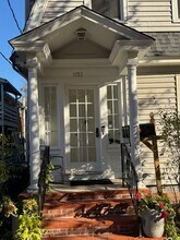 1253 Forest Rd in New Haven, CT - Building Photo - Building Photo