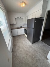 8608 Countryshire Ln in Kansas City, MO - Building Photo - Building Photo
