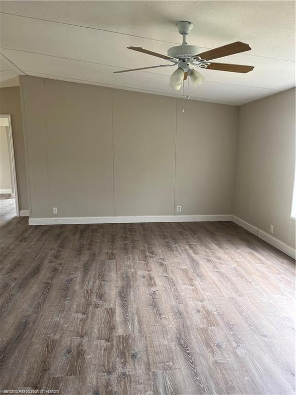 property at 1732 W Holiday Dr