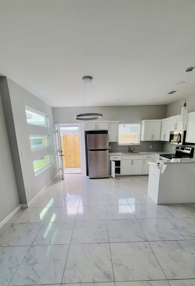 property at 3305 S Colt Ln