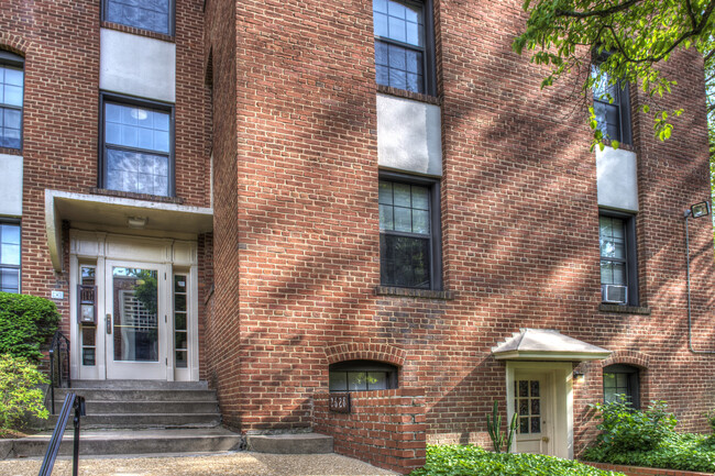 Tunlaw Courts in Washington, DC - Building Photo - Building Photo