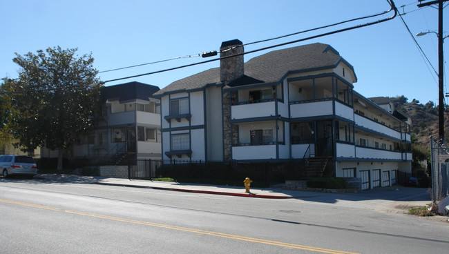 10131 Tujunga Canyon Blvd in Tujunga, CA - Building Photo - Building Photo