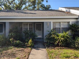 140 Brigton Ct in Safety Harbor, FL - Building Photo