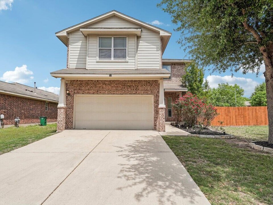 1700 Strobel Ln in Austin, TX - Building Photo
