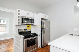 140 Chelsea St, Unit 3 in Boston, MA - Building Photo - Building Photo
