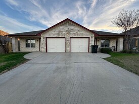4700 John David Dr in Killeen, TX - Building Photo