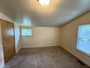754 Cawood St in Lansing, MI - Building Photo - Building Photo