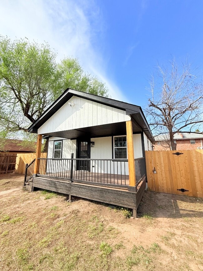 5909 NW 40th St in Warr Acres, OK - Building Photo - Building Photo