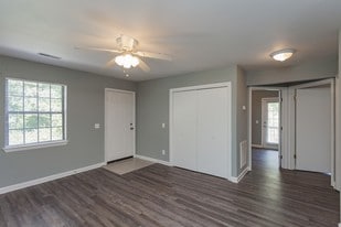 The Oaks at Northshore