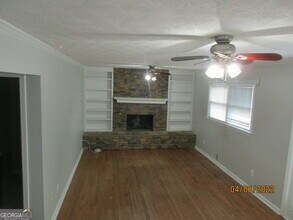 1160 Denison Dr in Clarkston, GA - Foto de edificio - Building Photo
