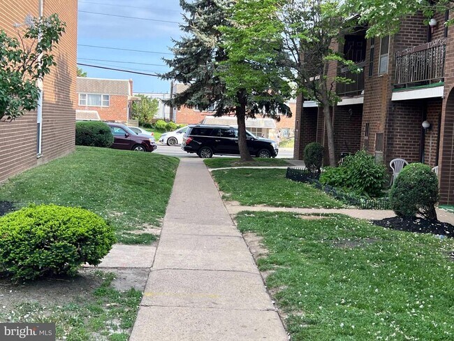 9926 Haldeman Ave in Philadelphia, PA - Building Photo - Building Photo