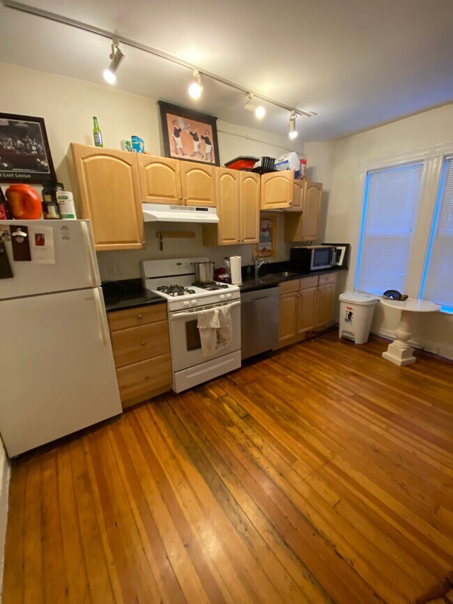 15 Cooper St, Unit 1 in Boston, MA - Foto de edificio - Building Photo